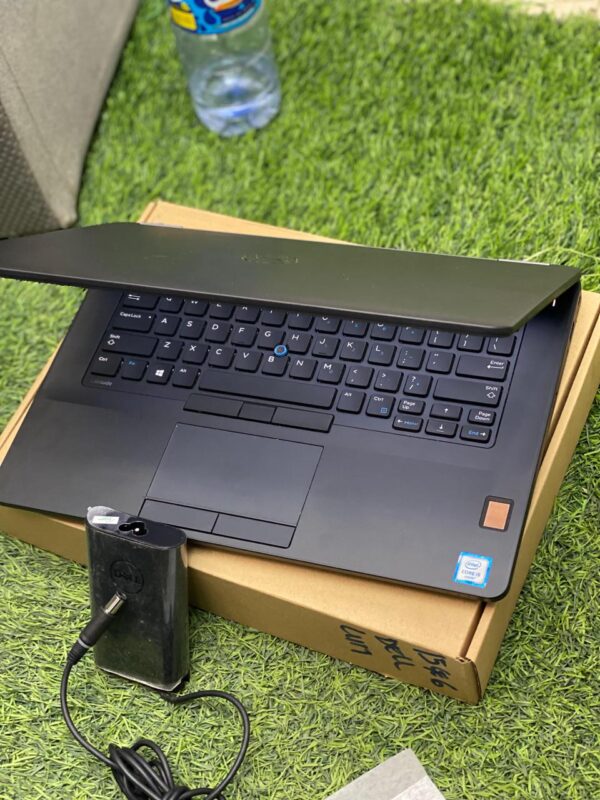 ð» DELL LATITUDE ð  Especificações Técnicas: • Modelo: DELL LATITUDE • Processador: Intel Core I5(6ª th) • Armazenamento: 254 SSD • Memória RAM: 8 GB • Impressão Digital: Sensor biométrico integrado • Teclado: Luminoso (retroiluminado) • Ecrã: 14.0 polegadas • Estado: Seminovo Na caixa • Sistema Operativo: Windows 11 instalado ð° Preço: 260.000 Kz ð¦ Disponibilidade: 15 unidades disponíveis! ⚡ Poderoso | ðª Super potente | ð Flexível | ð Rápido e veloz ✅ Melhores ofertas de garantia